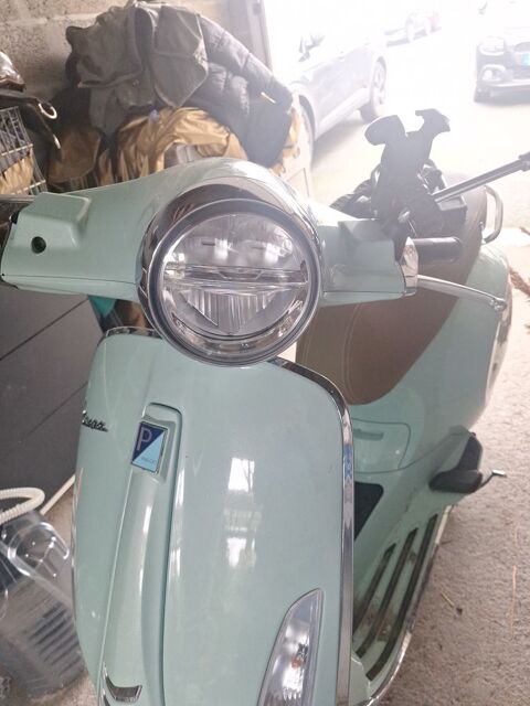 Scooter VESPA 2023 occasion Le Pian-M&eacute;doc 33290