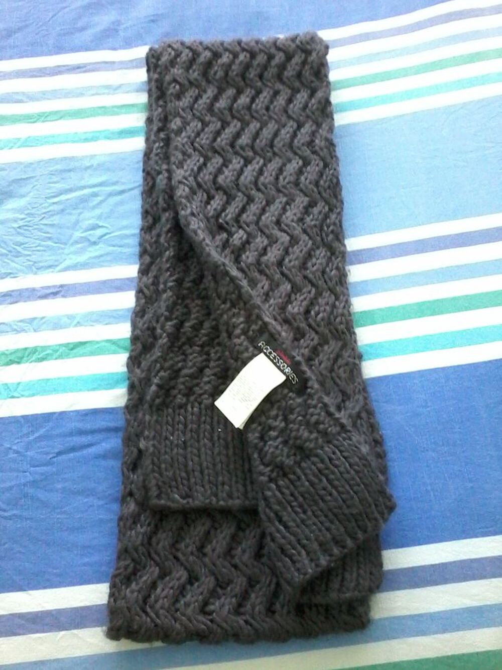 Cache nez de marque pimkie neuf pour offrir Maroquinerie