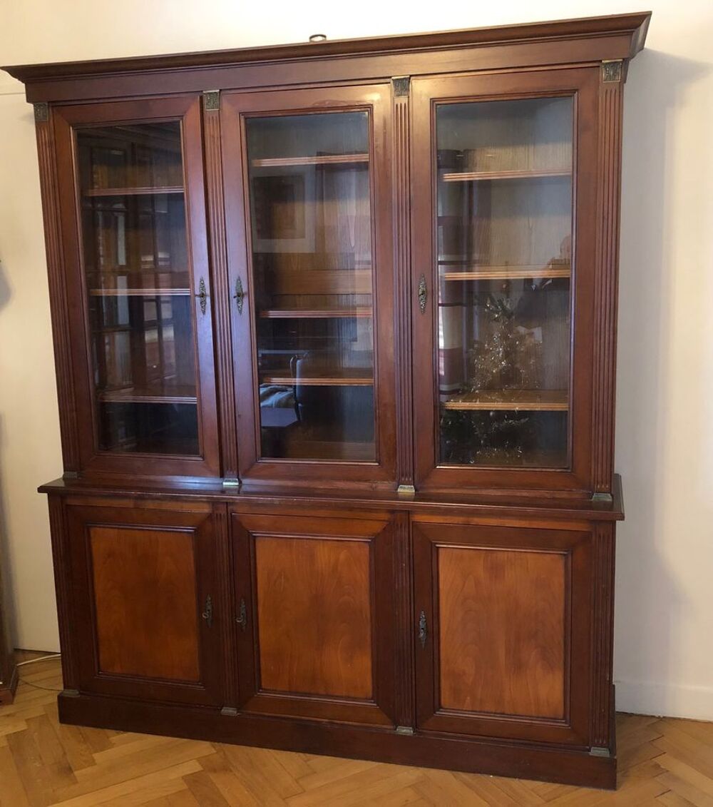&nbsp;Biblioth&egrave;que vitr&eacute;e de style Louis Philippe Meubles