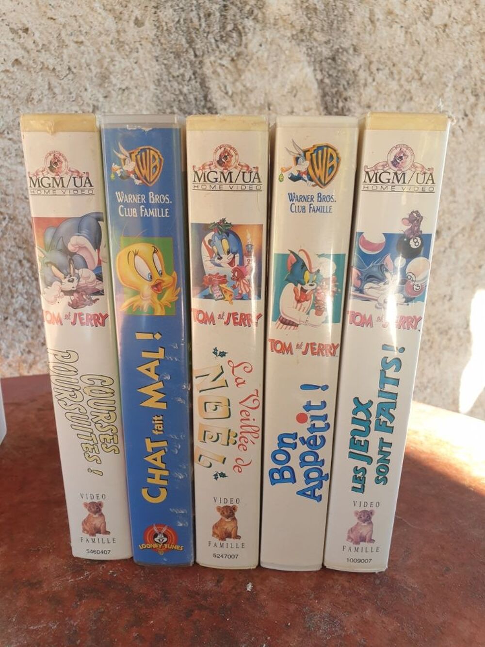Cassettes VHS Dessins Anim&eacute;s Tom et Jerry Titi et Grosminet deux Films Audio et hifi