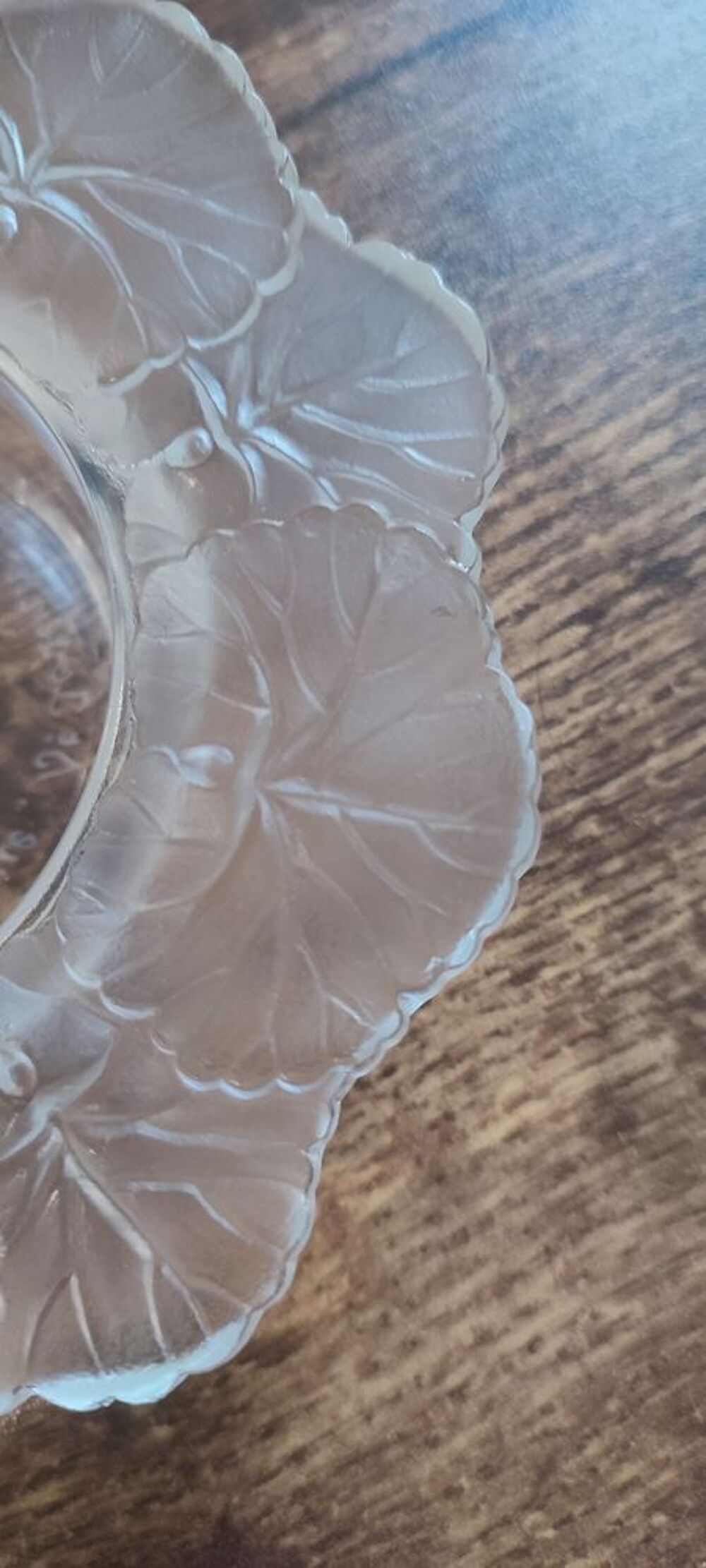 Cendrier cristal Lalique mod&egrave;le "Honfleur" r&eacute;f&eacute;renc&eacute; 