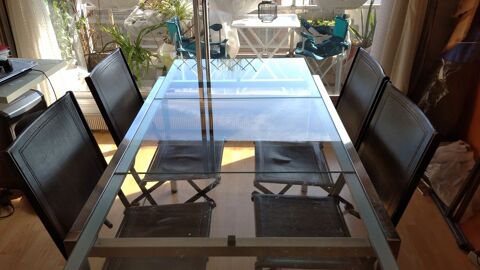 4 Chaises en cuir et mtal pliable . 120 Paris 19 (75)