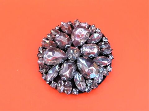 Broche Ronde avec ses Imitations Pierres Gris Clair- Neuf 15 Paris 15 (75)