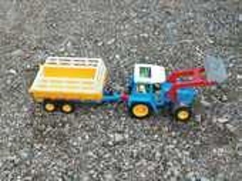 Tracteur avec remorque Playmobil (vintage)  35 Le Quesnoy (59)