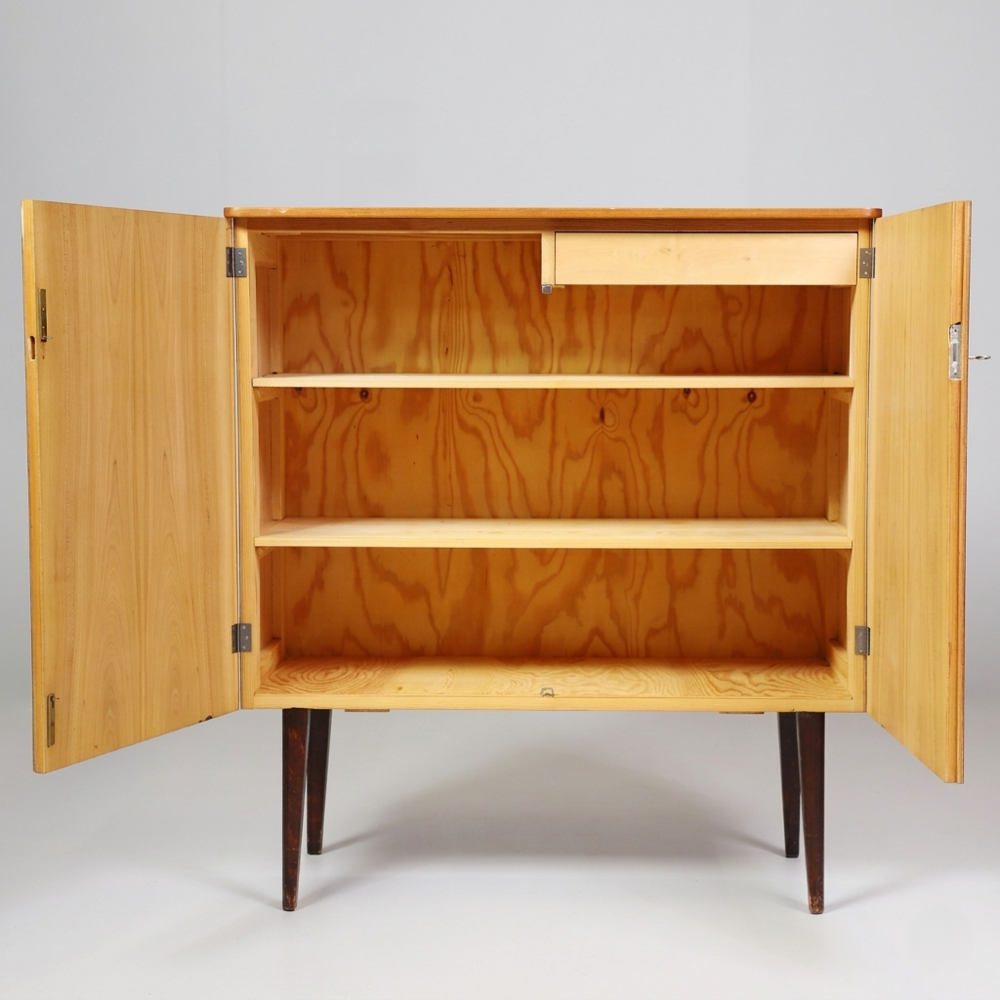 Buffet vintage scandinave, Su&egrave;de, ann&eacute;es 50 Meubles