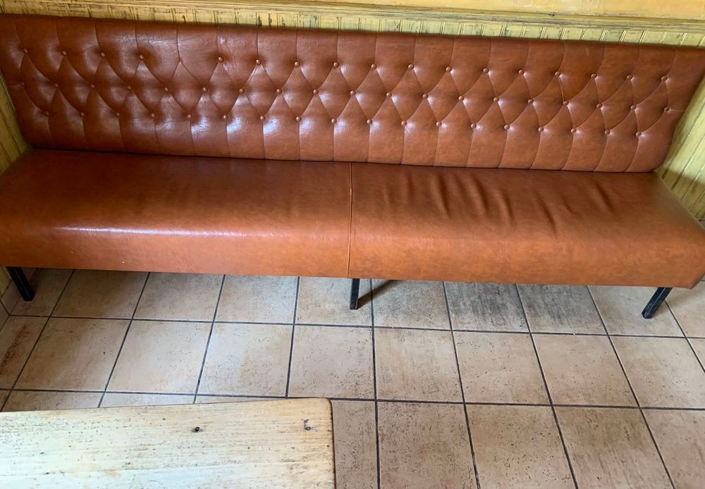 banquette vintage capitonn&eacute;e 