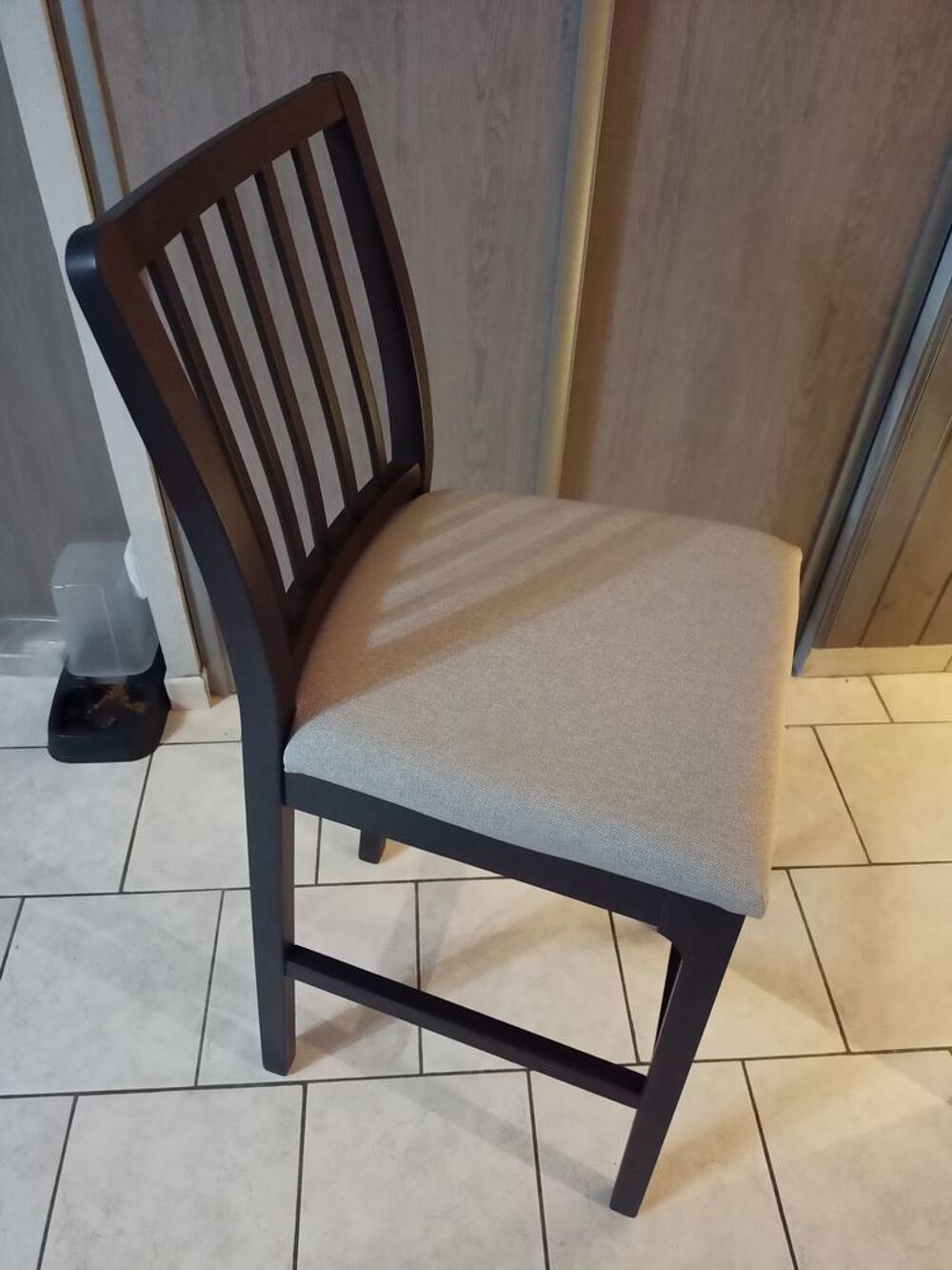 Table mange-debout + 2 chaises Meubles