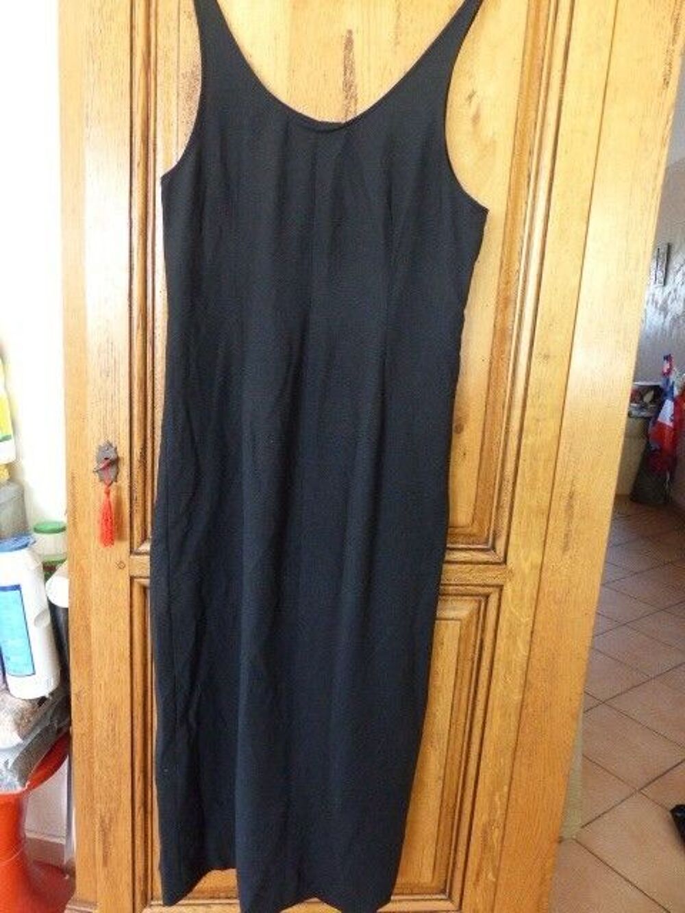 robe noire sans manches Vtements