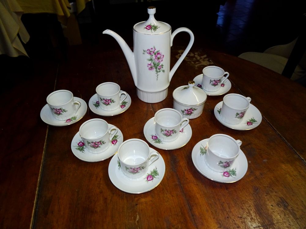 Service caf&eacute; th&eacute; 8 tasses sous tasses sucrier motif fleur Décoration