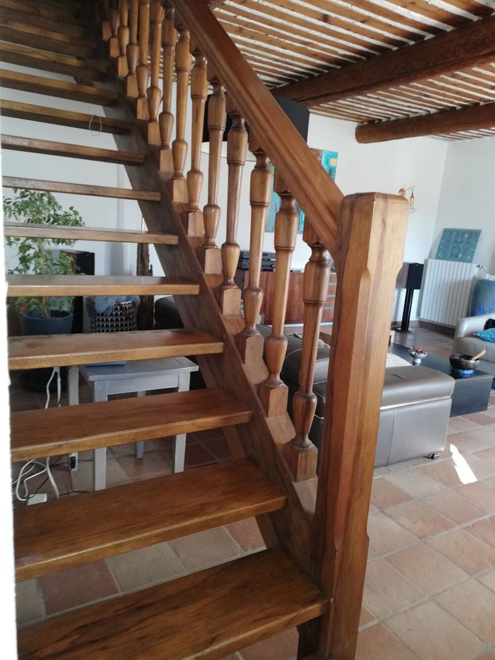 Rampe d'escalier en bois massif, tr&egrave;s cossu. Bricolage