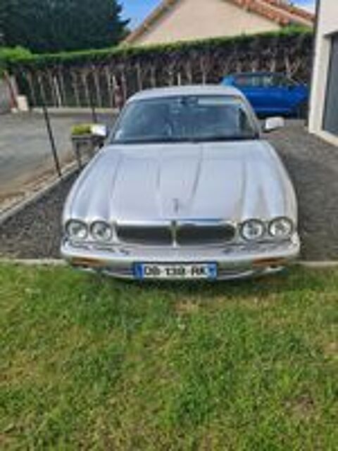XJ 8 XJ8 3.2 A 2000 occasion 63119 Ch&acirc;teaugay