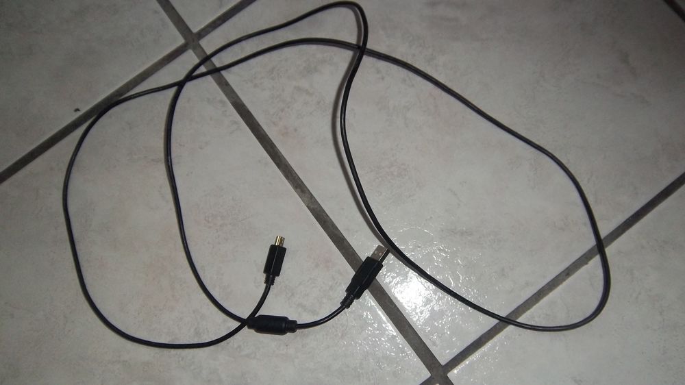 Cable E225804 AWM Style 2725/1PR Matériel informatique