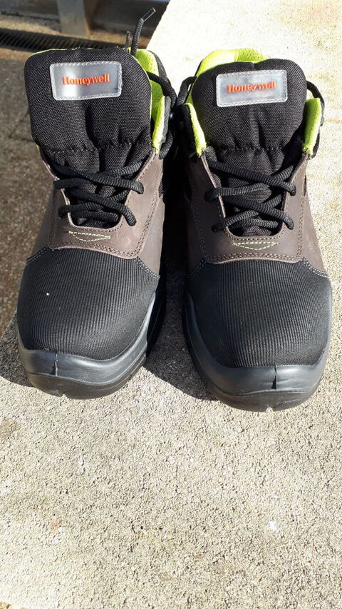 CHAUSSURES DE SECURITE POINTURE 41 NEUVES (167) 50 Vend�me (41)