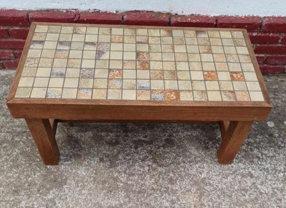Table basse en ch&ecirc;ne avec carrelage Meubles