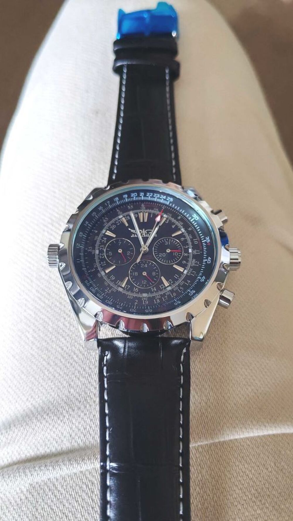 Montre Jaragar €" Chronographe €" Cadran bleu €" Tr&egrave;s bon &eacute;tat Bijoux et montres