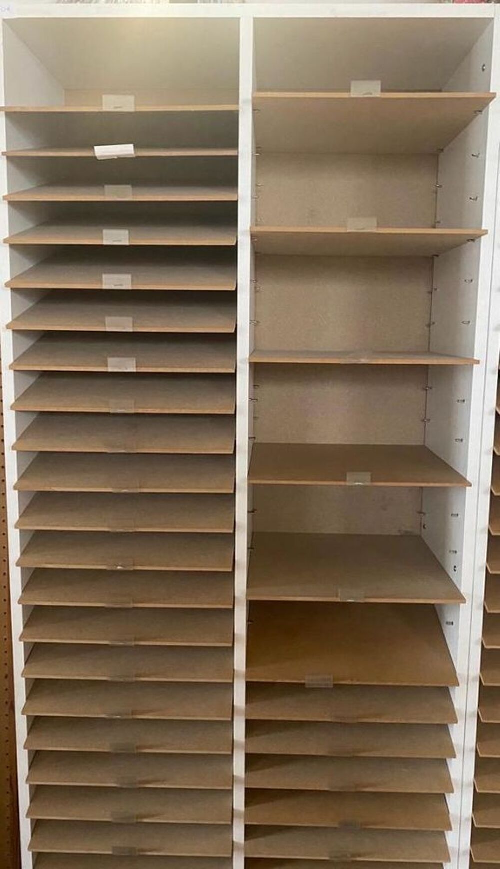 Meuble rangement 2mx0,70x0.31 &eacute;tag&egrave;res modulables. 30 casier Meubles