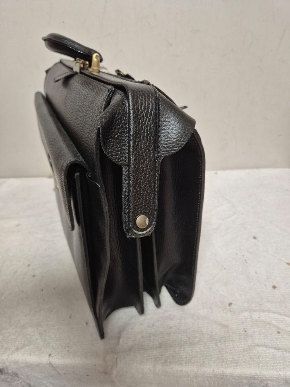 Serviette en cuir grain&eacute; 3 soufflets Maroquinerie