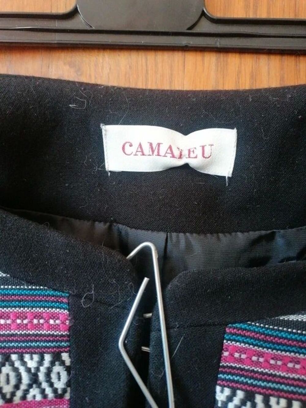Veste noire &agrave; motifs brod&eacute;e Cama&iuml;eu Vêtements