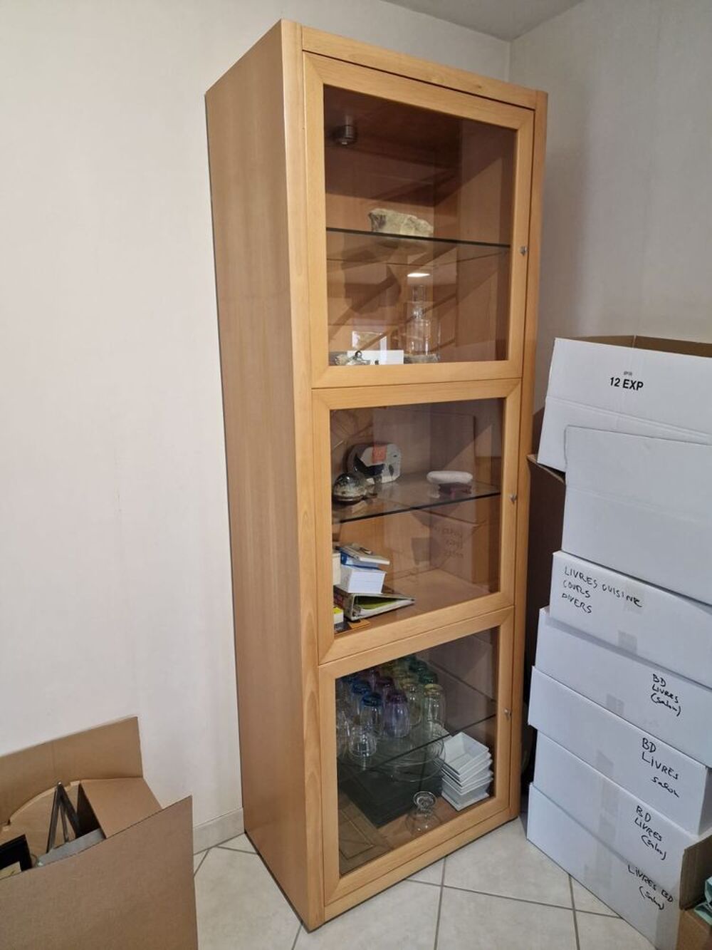 Vitrine de salon/salle &agrave; manger en tr&egrave;s bon &eacute;tat Meubles