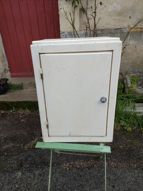 Petite Armoire Murale Vintage Style Mado. 60 Loches (37)