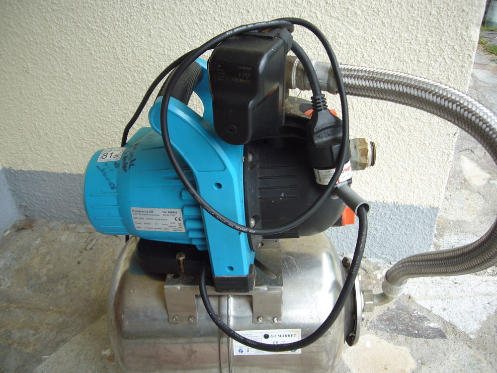 SURPRESSEUR AVEC RESERVOIR 220V.
VOIR PHOTOS Jardin
