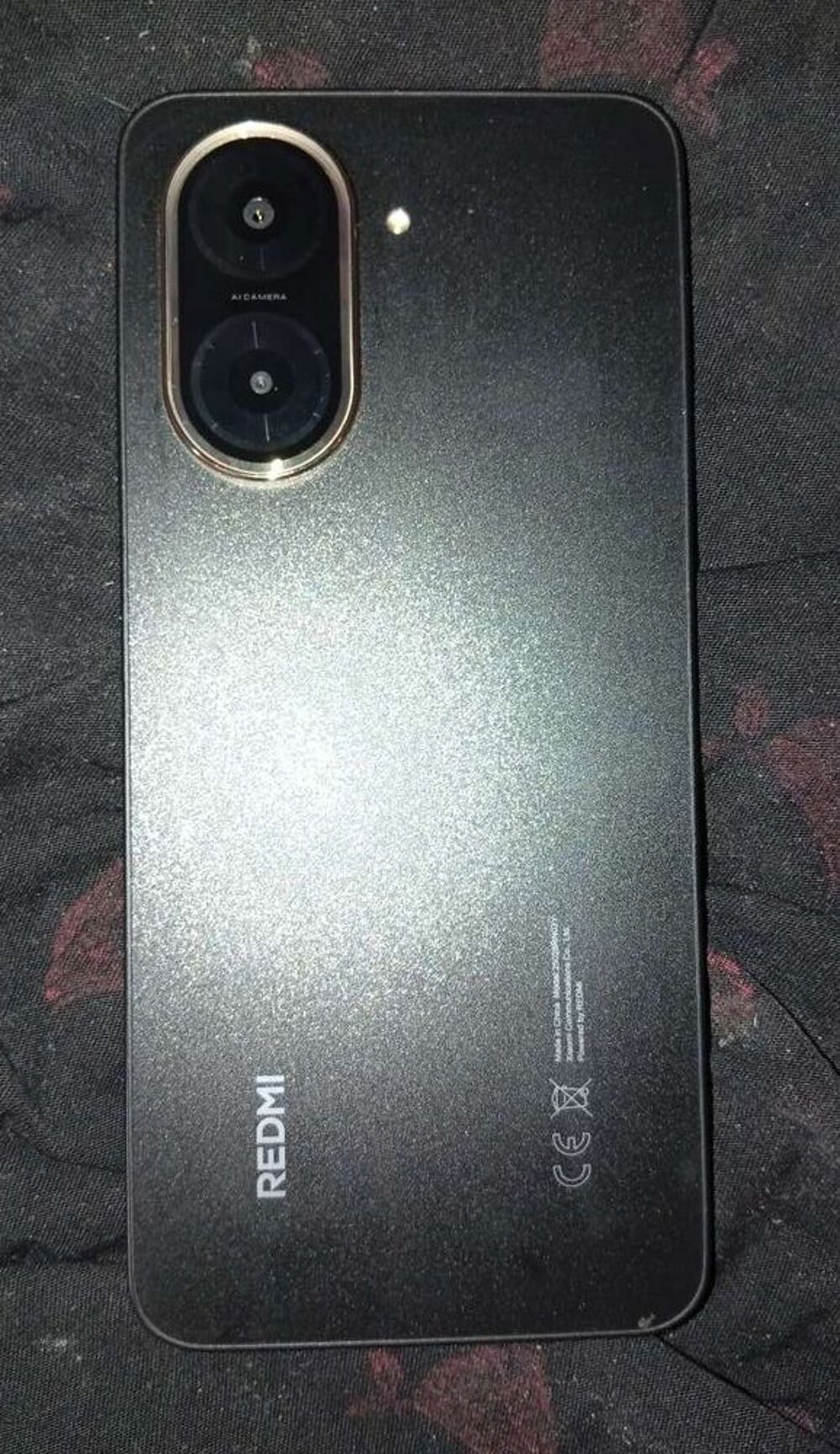 Redmi A5 128 go neuf + &eacute;couteurs buds play 6 Téléphones et tablettes