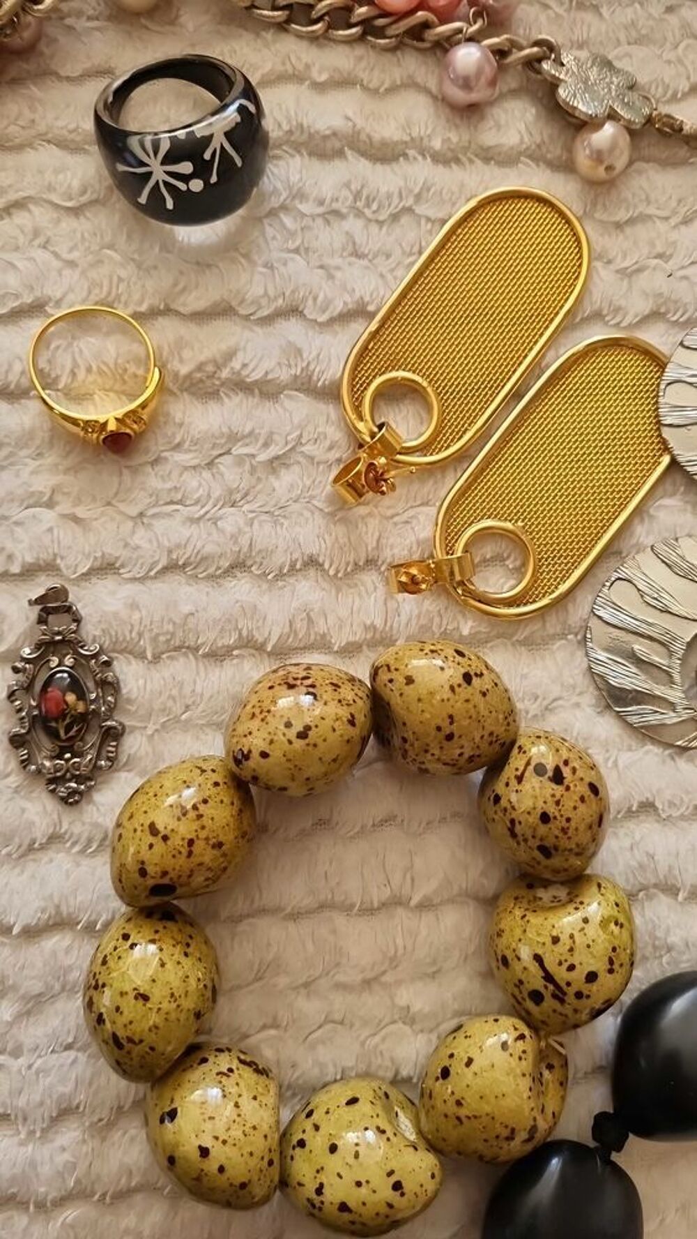 Lot fantaisie en TBE Bijoux et montres