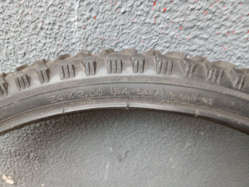 PNEUS V&eacute;lo Bricolage