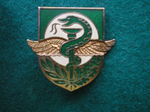 Insigne de Sant� - Pharmacie de l'Arm�e de l'Air. 12 Caen (14)