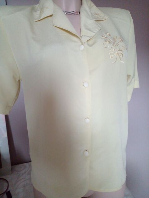 Jolie chemisier jaune clair � manches courtes 6 Auneau (28)