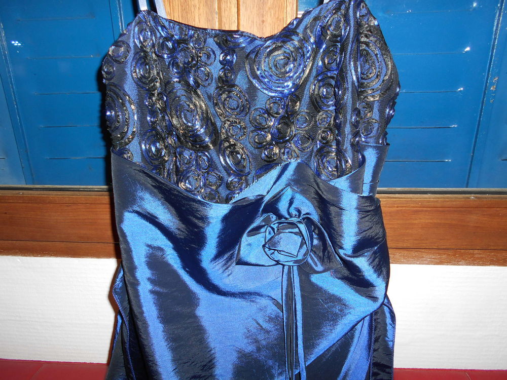 robe bleue Vêtements