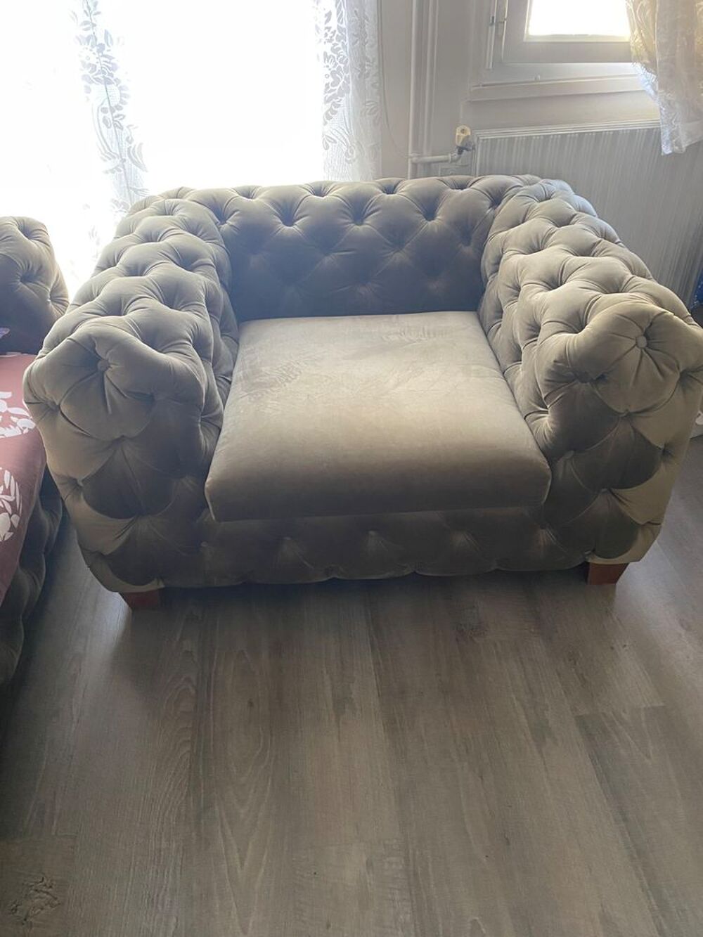 Fauteuil vert kaki en velours Meubles