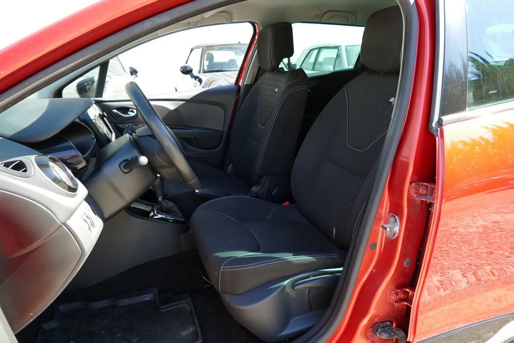 Clio IV Estate Clio Estate IV TCe 120 Intens EDC 2013 occasion 13600 La Ciotat