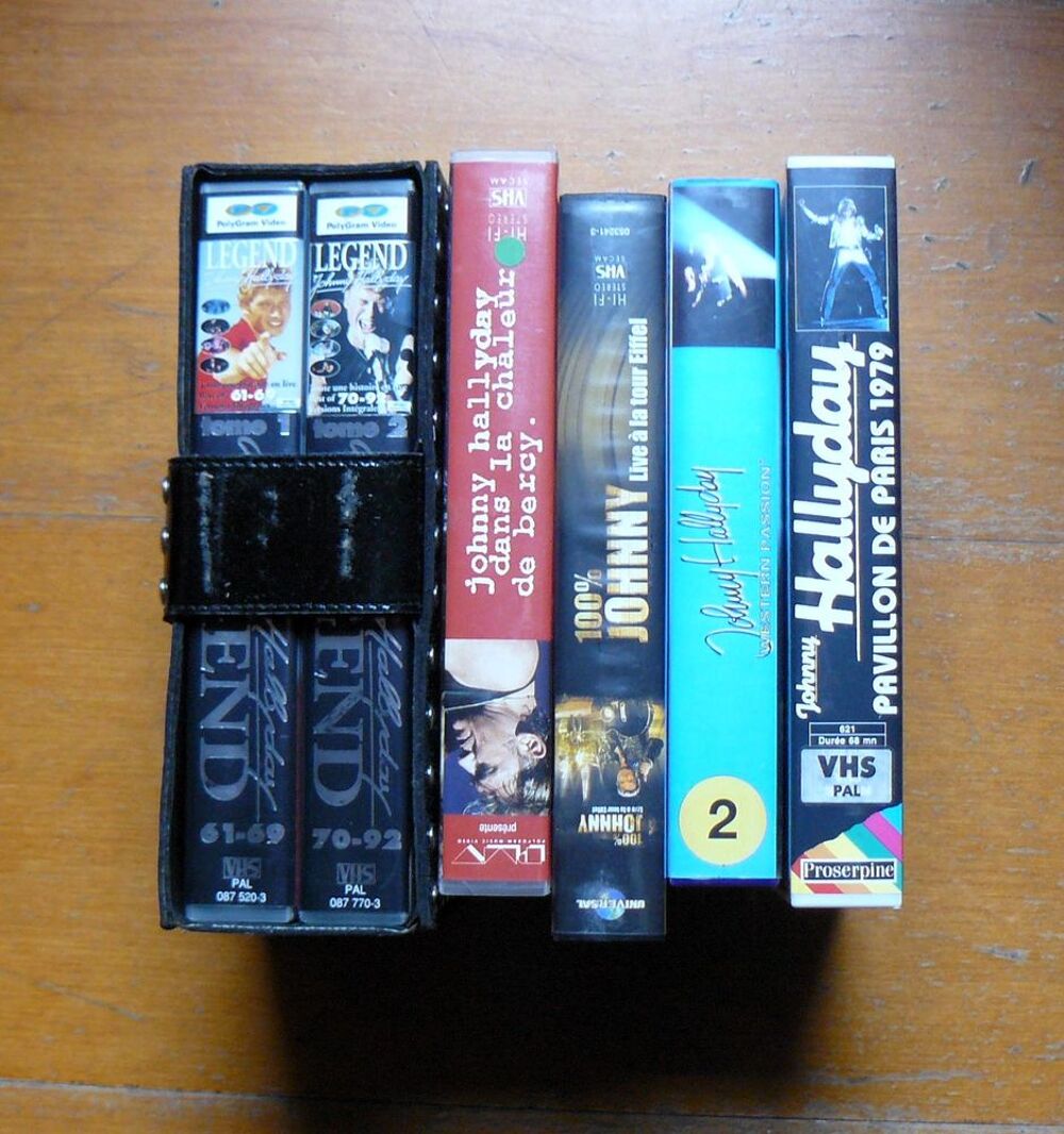 Johnny Hallyday : lot de 6 K7 VHS dont coffret Legend Photos/Video/TV