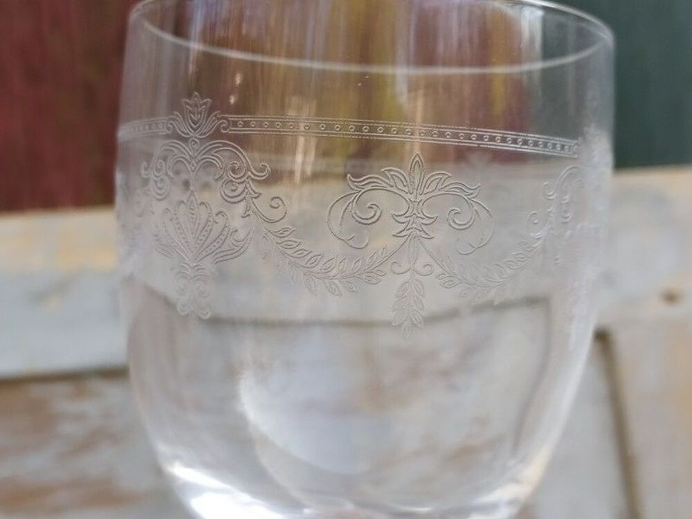 6 Verres &agrave; Eau et 4 Verres &agrave; Vins Cristal Motif Guirlande 
Décoration