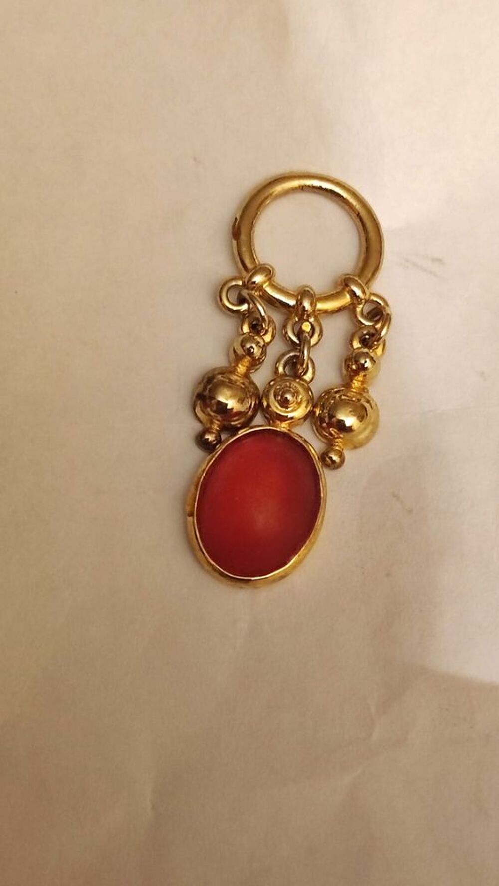 Pendentif vintage m&eacute;tal dor&eacute; Bijoux et montres