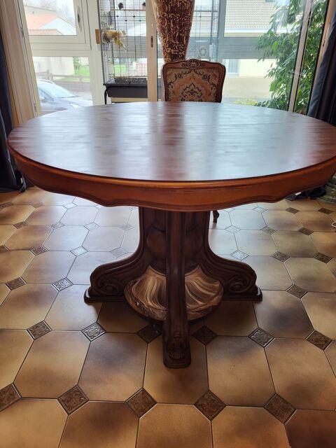 Superbe table ronde avec pIed central magnifique  80 La Ferrière (85)