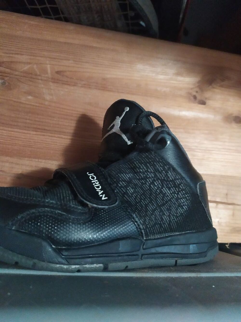 BASKETS JORDAN NOIRES ACHETEE 120 EUROS VENDUES 20 Chaussures enfants