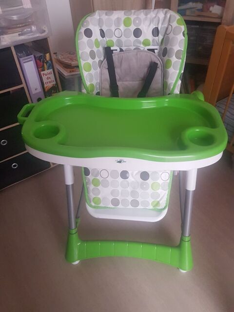 chaise haute 55 Marcoussis (91)
