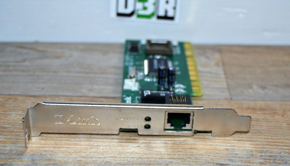 Carte R&eacute;seau RJ45 Marque : D-Link
Matériel informatique