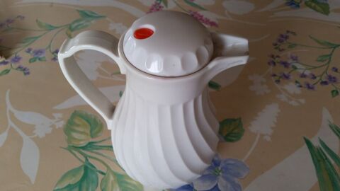 Pichet isotherme blanc 10 Paris 13 (75)