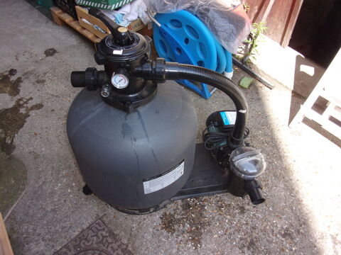 POMPE POUR  PISCINE 150 Freneuse (78)