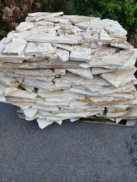 pierres plates Vieux-Cond� (59)