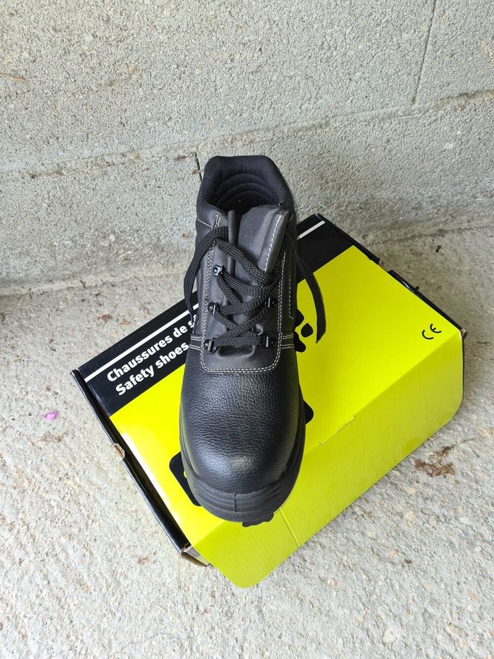 Chaussure de S&eacute;curit&eacute; noir neuf Taille 46 Chaussures