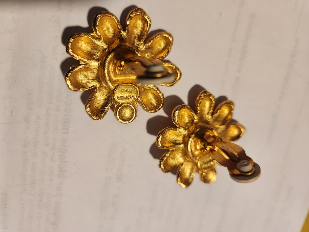 BO Clip fleur Dor&eacute;e Strass LANVIN Bijoux et montres