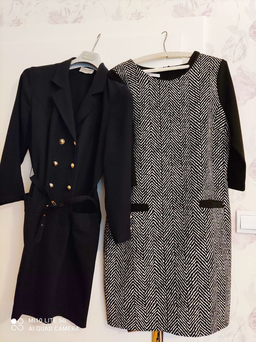  4 robes T. 42, et T.44 Vêtements