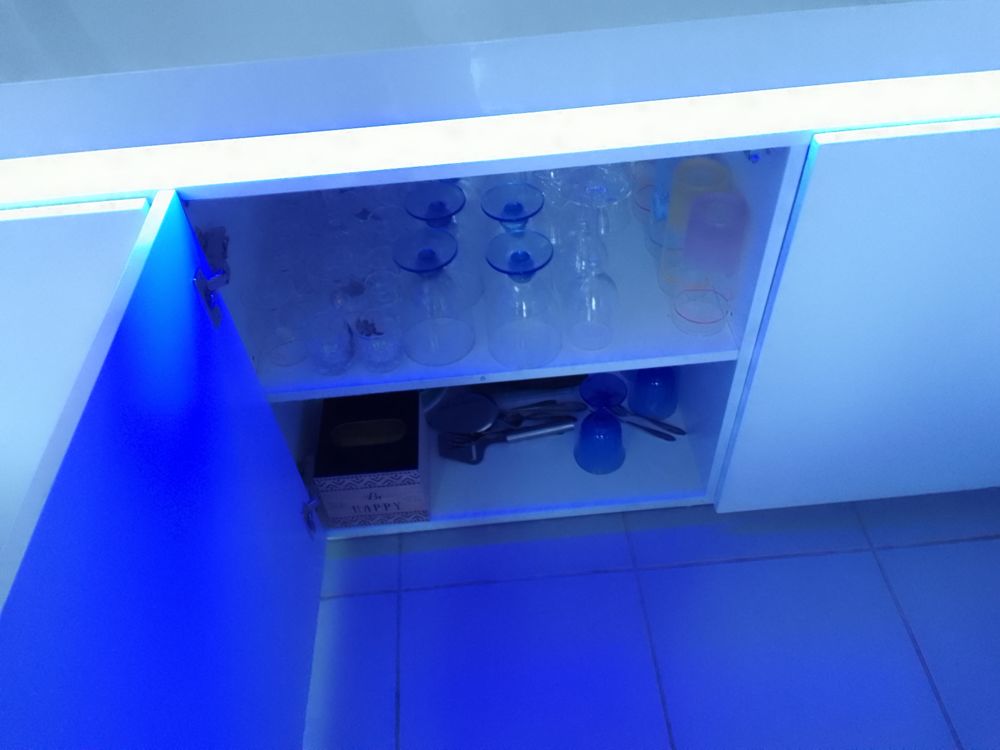 Bahut laqu&eacute; blanc en tr&egrave;s bon &eacute;tat Meubles