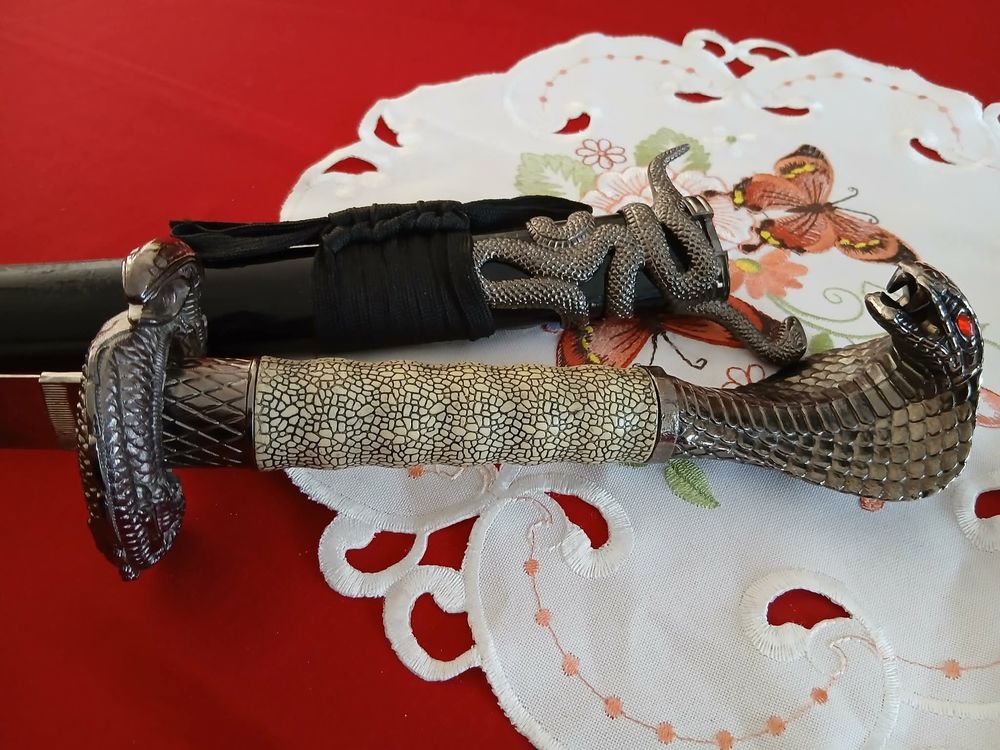  Joli Katana d&eacute;coration cobra dans &eacute;tui N&deg; 1466 Décoration
