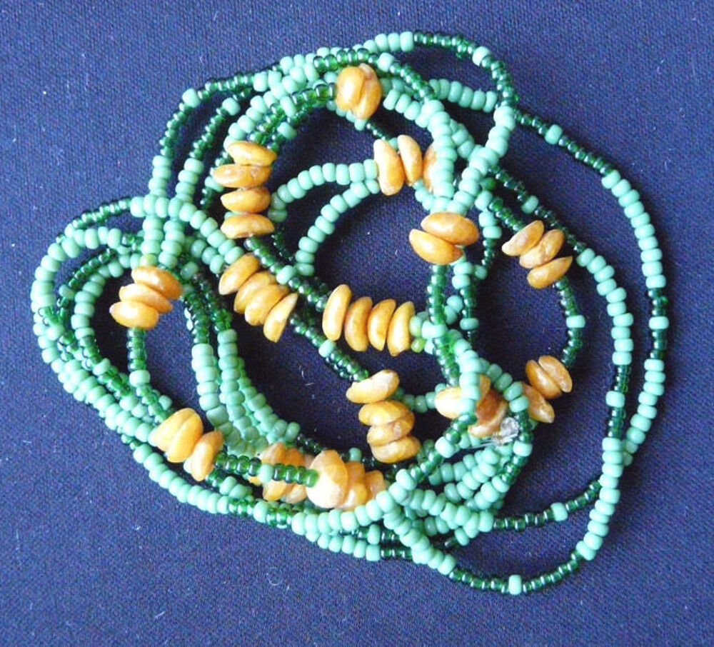Collier Ethiopien de perles et coques naturelles ann&eacute;es 70's Bijoux et montres