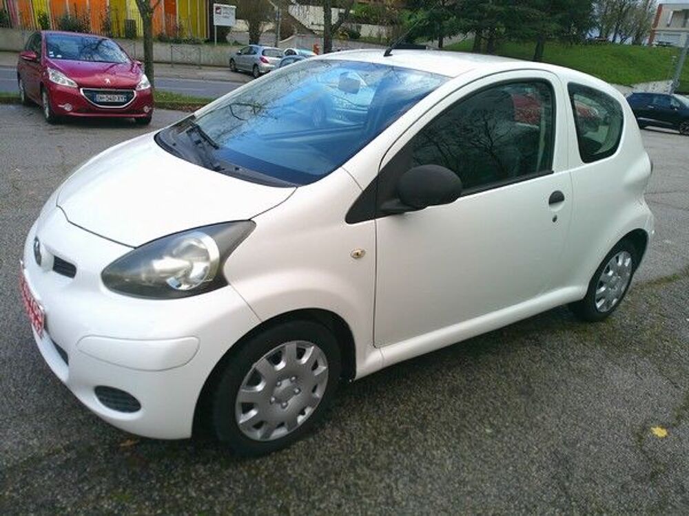 Aygo 1.0vvt-i 70cv 2012 occasion 42100 Saint-Etienne